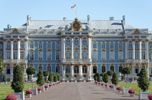 Catherine paleis voorkant klein - St.Petersburg - Mevo Reizen